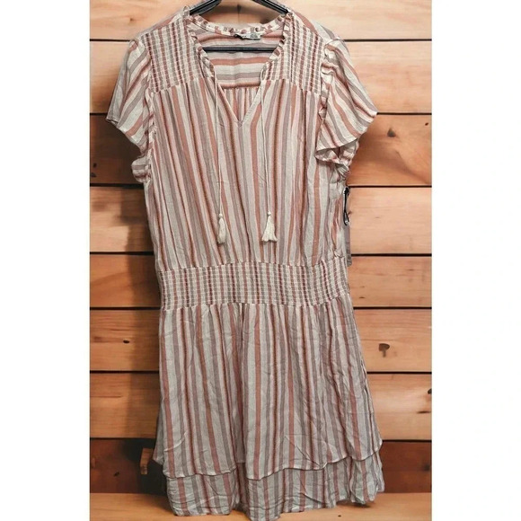 Dex plus women’s NWT’s striped smock-waist tiered mini dress. Size 2X - Picture 1 of 9